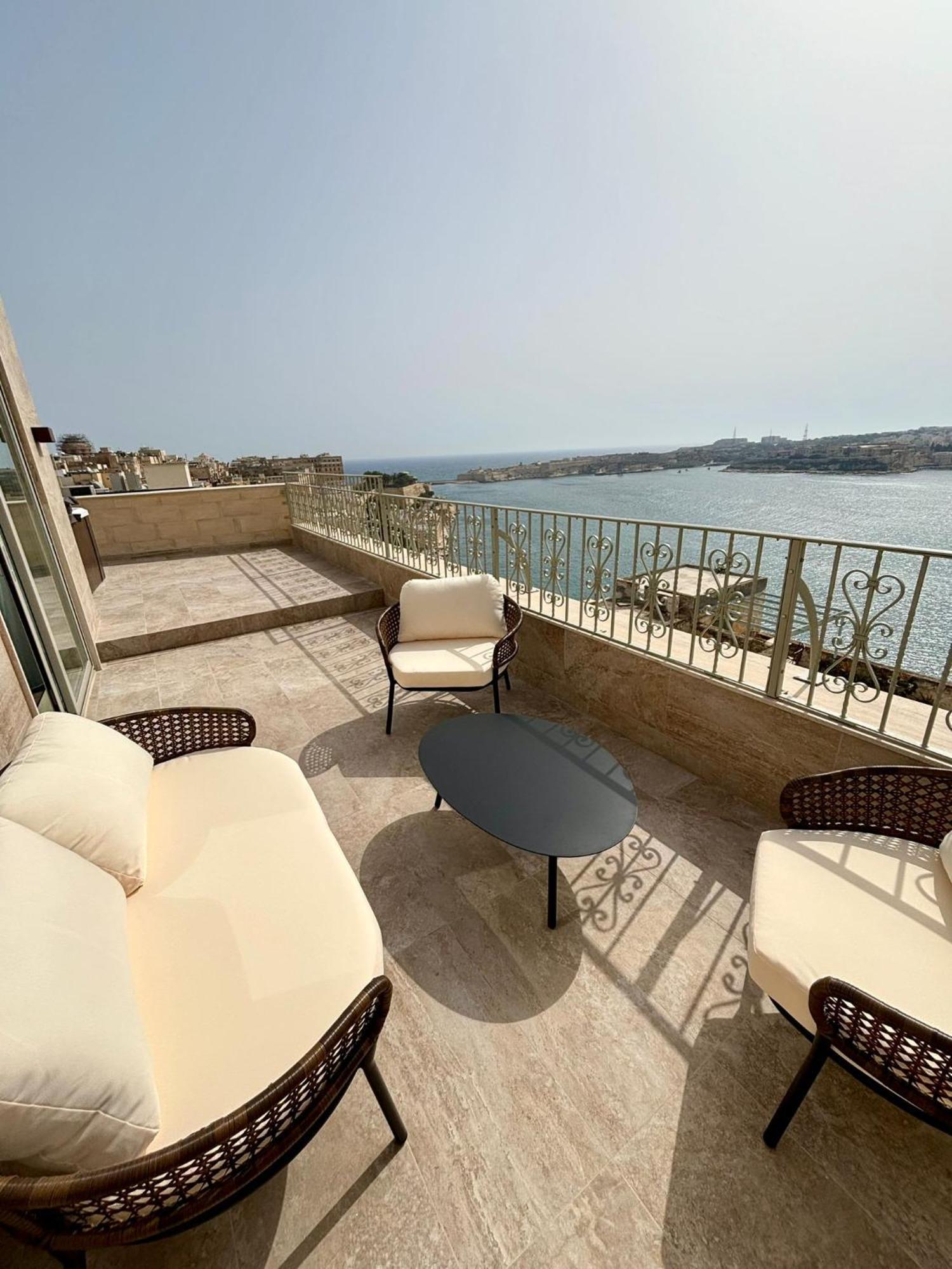 Battery House Hotel Valletta Exterior photo
